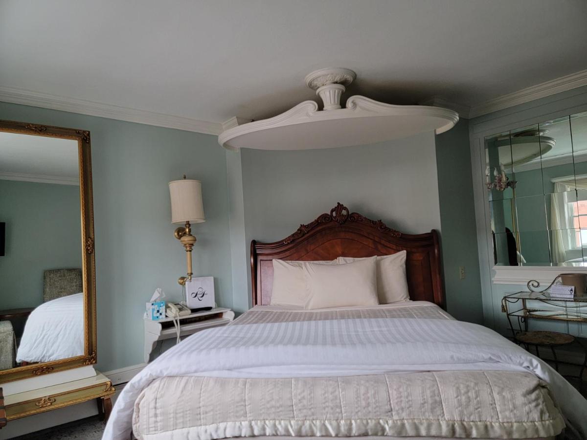 Lowell Hotel 3*